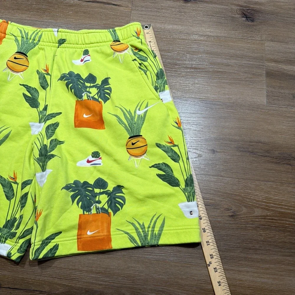 Nike Men's LARGE Court Cortez Plant Graphic Printed Green Sweatshorts DV9613-321
